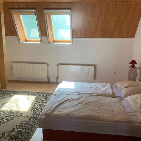 Joerghy Haus קסזטלי