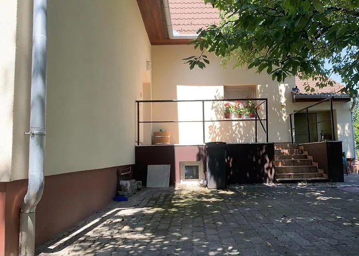 Joerghy Haus 게스트하우스 *